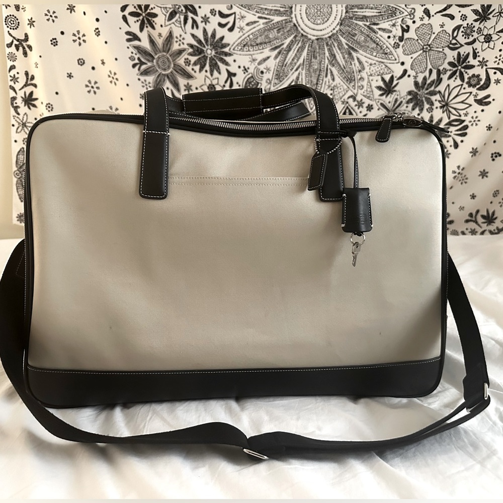 Vintage Coach Luggage with Toiletries Bag NO WEAR/TEAR
